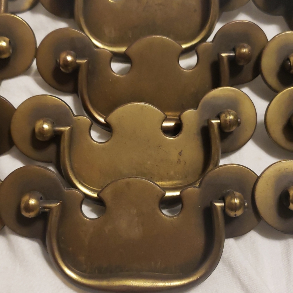 Metal dresser knobs - Picture 3 of 3